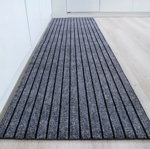 Seven stripe floor mat